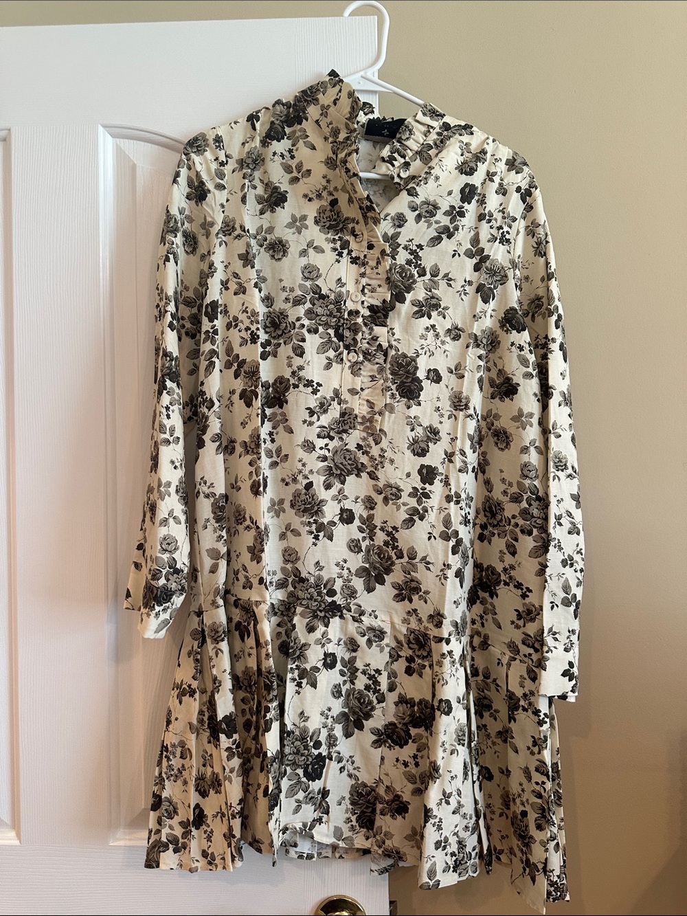 Women's Tuckernuck Tate Dress Faded Roses L NWT